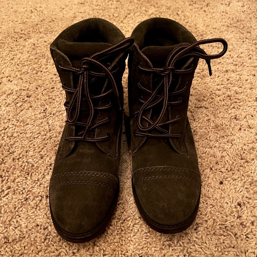 Cute! Steve Madden “Marcie” green suede lace up boots. Size 6